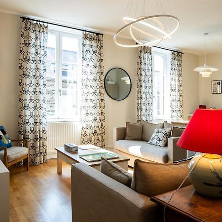 Bel Appartement, Bien Equipe Et Confortable Dans Le Centre Historique Fougères Exteriör bild