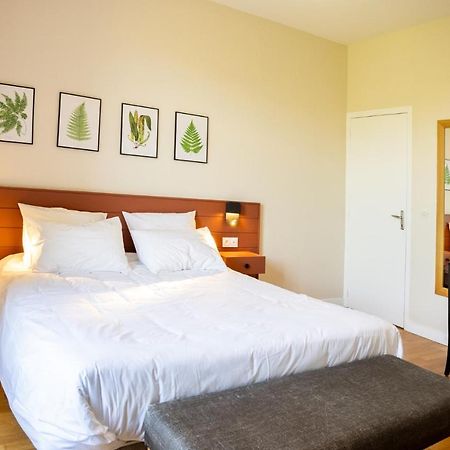 Bel Appartement, Bien Equipe Et Confortable Dans Le Centre Historique Fougères Exteriör bild