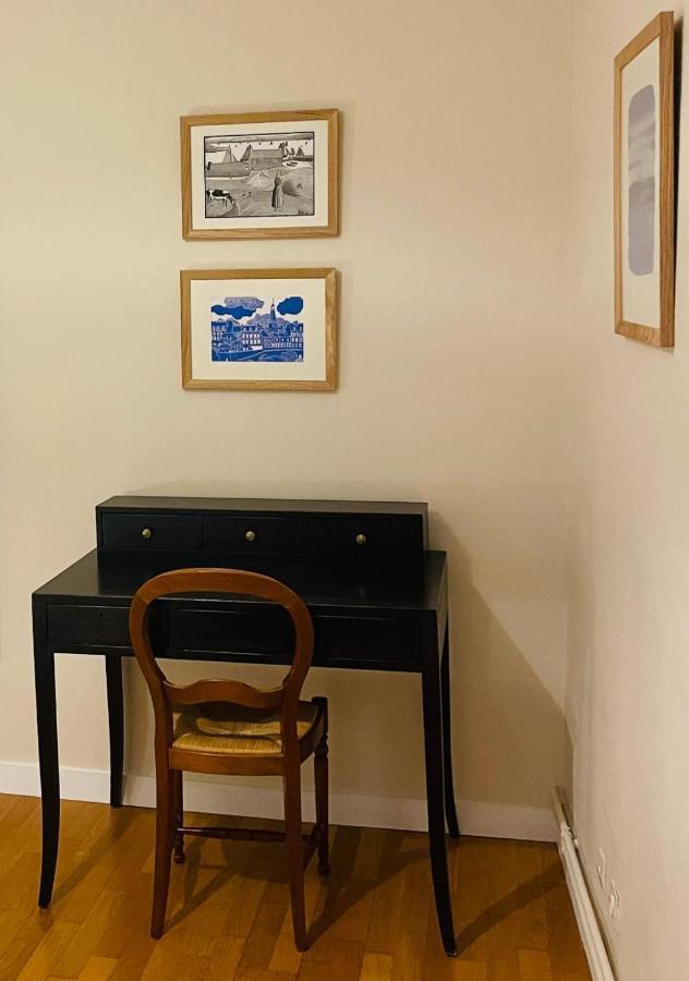 Bel Appartement, Bien Equipe Et Confortable Dans Le Centre Historique Fougères Exteriör bild