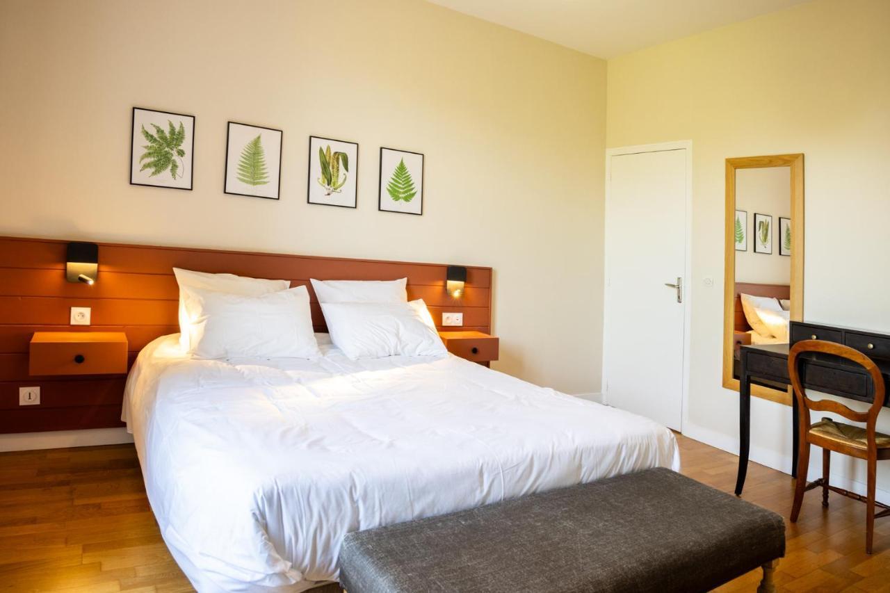Bel Appartement, Bien Equipe Et Confortable Dans Le Centre Historique Fougères Exteriör bild